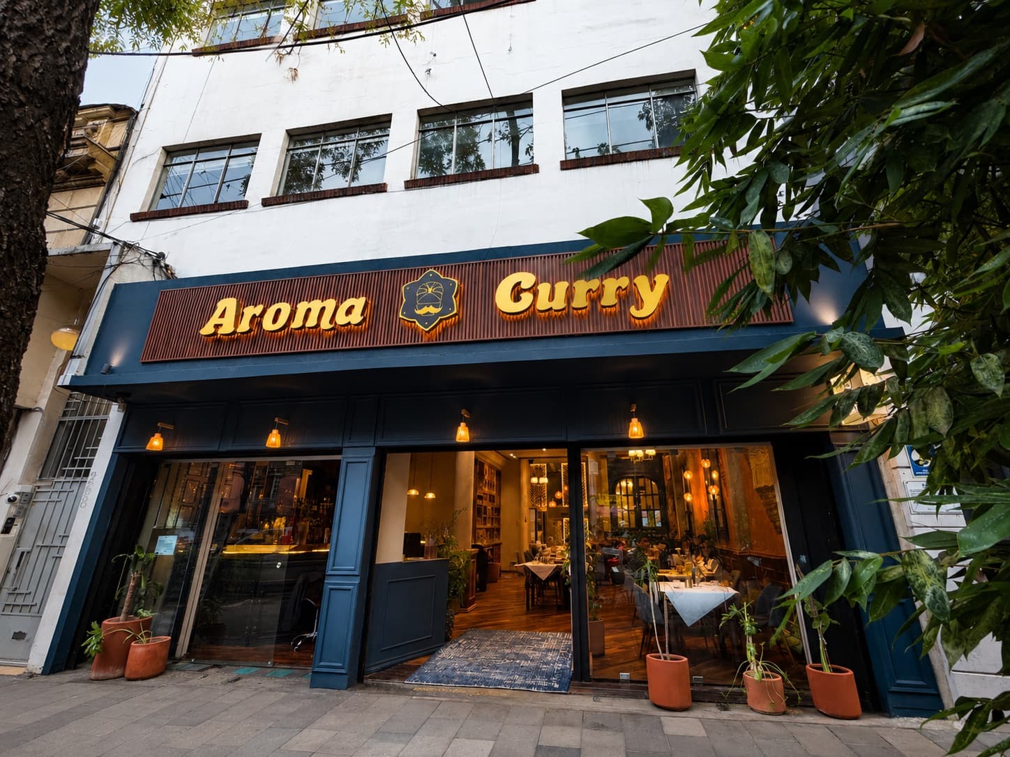 Fachada de Aroma Curry en Colima 268, Roma Norte, CDMX